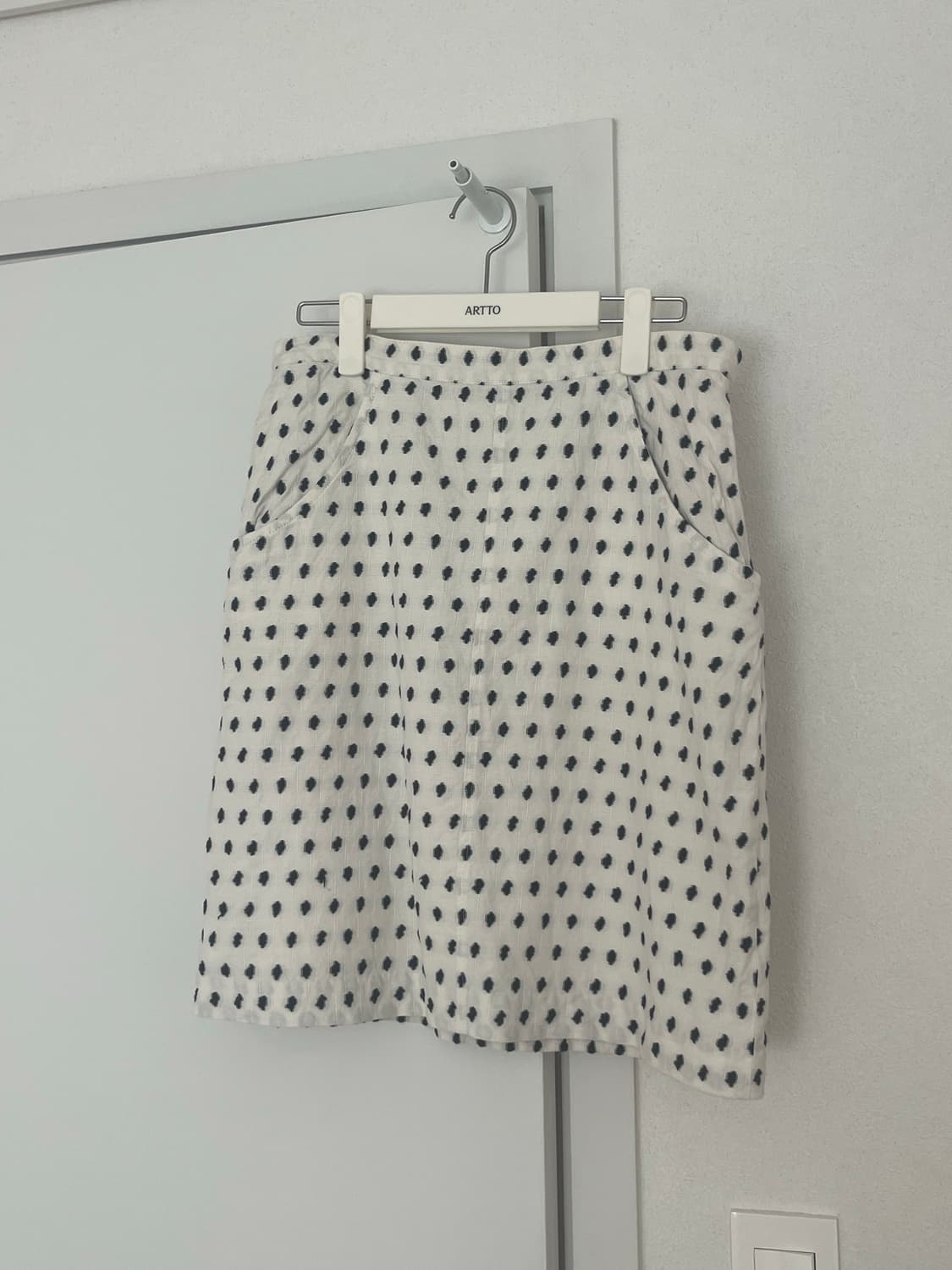 A.P.C. 도트 패턴 스커트 상품이미지1