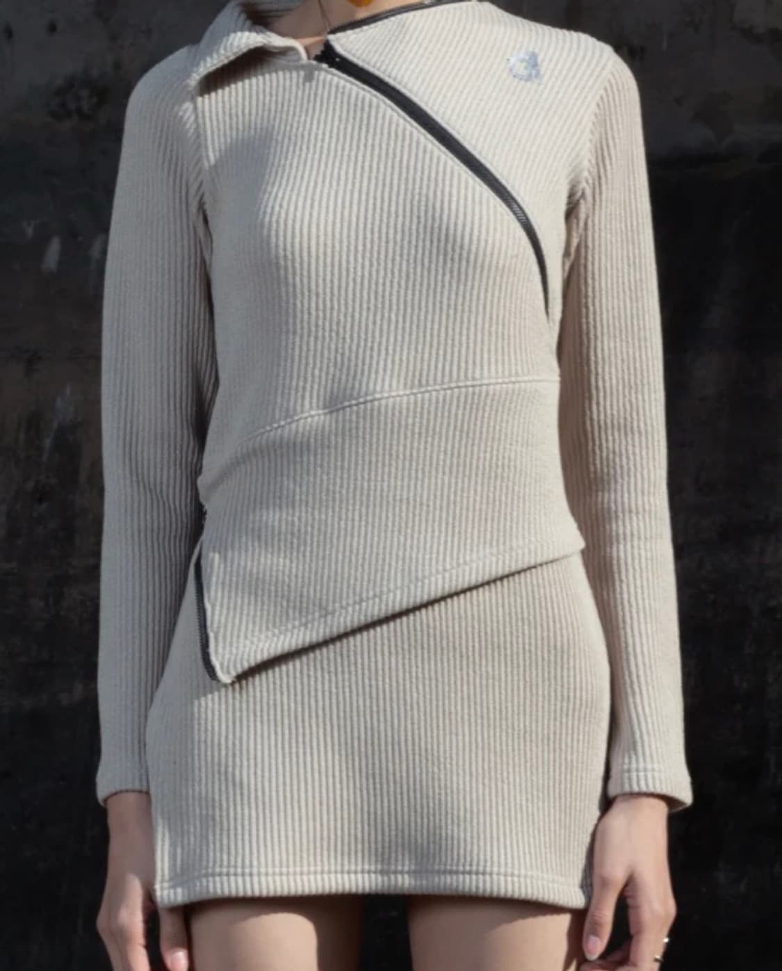 어셈블스테이션 니트원피스 상품이미지1