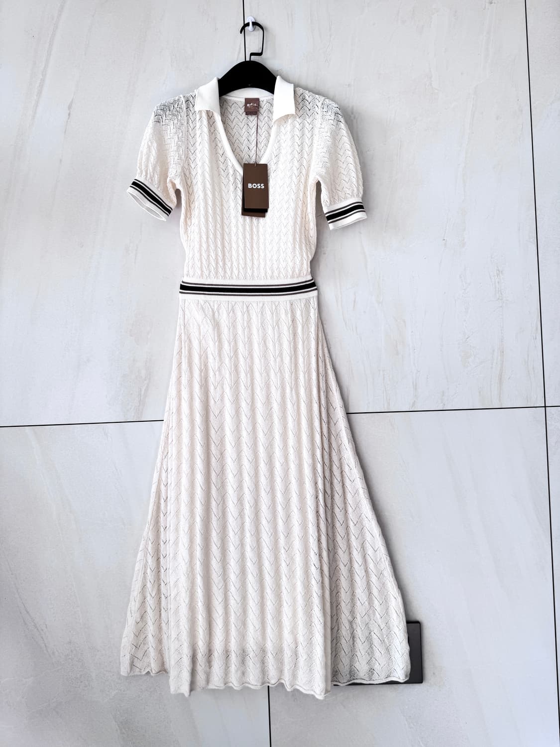 텍있는 새상품 HUGO BOSS 니트 원피스 XS 크림색(44,55사이즈 상품이미지3