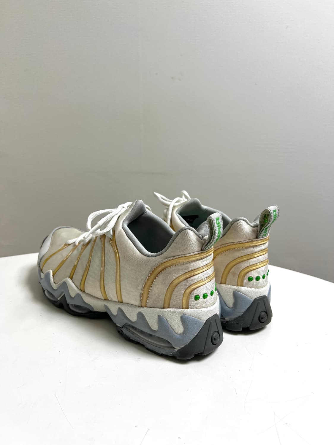 [265] 나이키 에어 줌 세이즈믹 모노톤컬렉션 올빽 상품이미지4