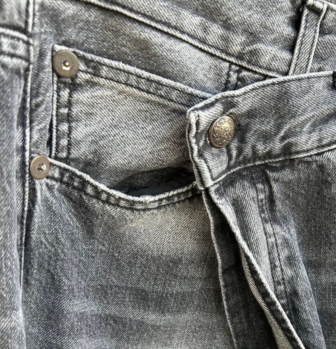 R13 알써틴 25SS 크로스오버 데님 팬츠 상품이미지8