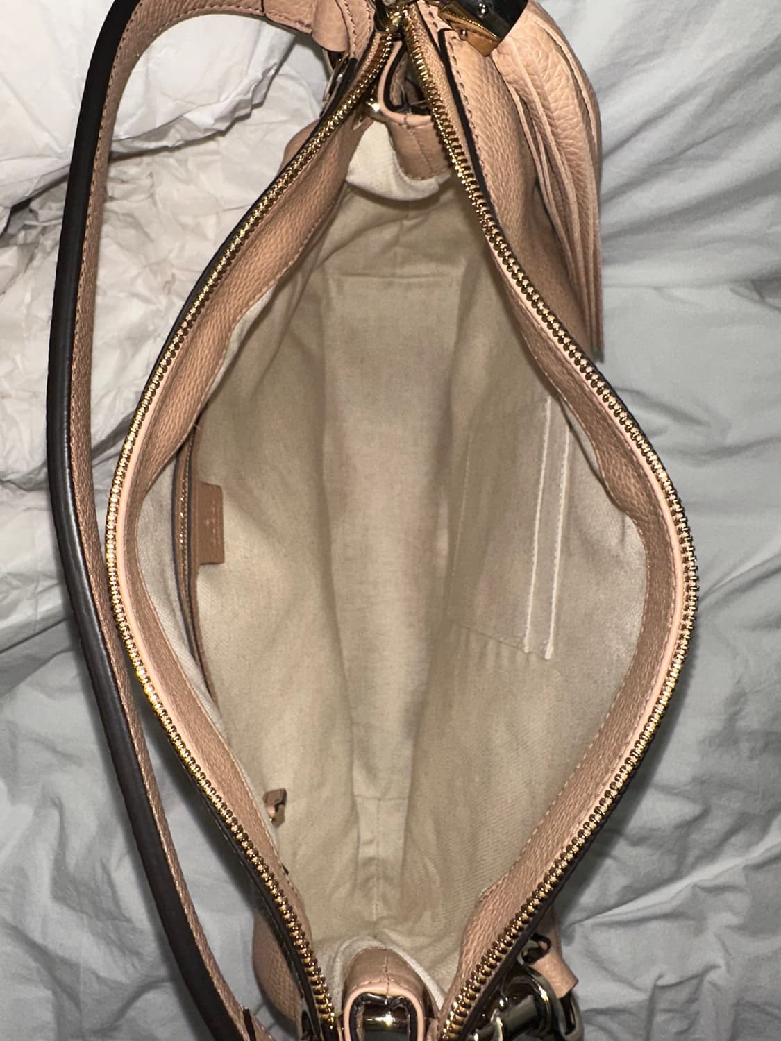 구찌 소호 테슬 호보백 카멜리아 상품이미지4