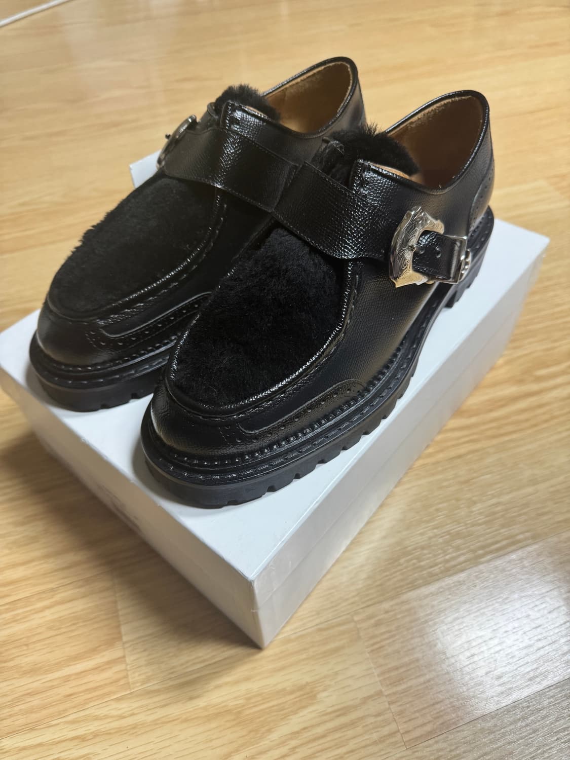 토가 비릴리스 BLACK EMBOSSED FUR 더비 상품이미지2