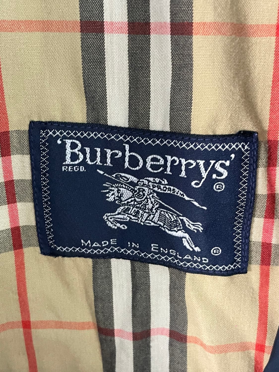 버버리 스펠아웃 네이비 오버핏 바람막이 (on.45) 상품이미지6