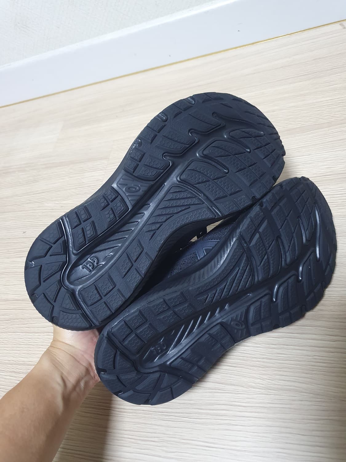 아식스 젤 컨텐드8 와이드 운동화 260 상품이미지7