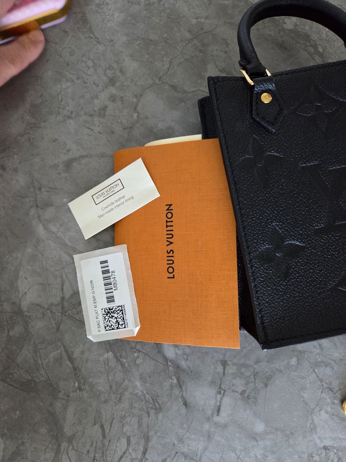 루이비통 쁘띠 삭 플라 앙프렝뜨 블랙 상품이미지4