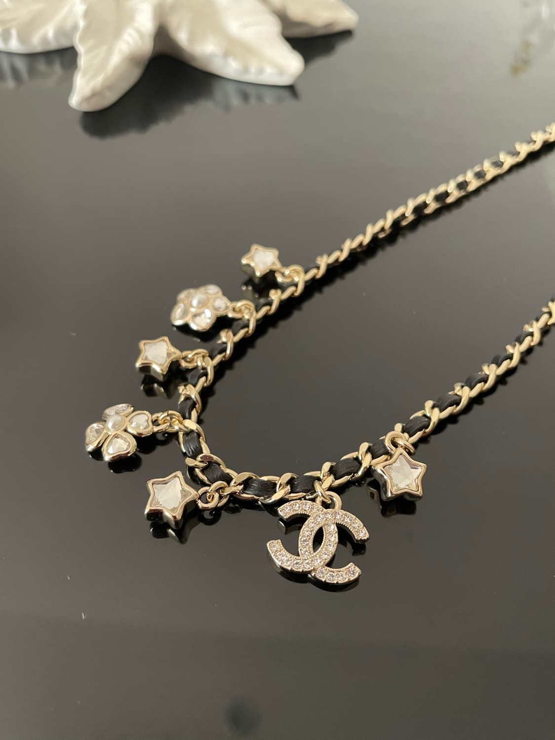 [정품] 샤넬 에스닉 팜 네크리스 (화이트/골드) 상품이미지4