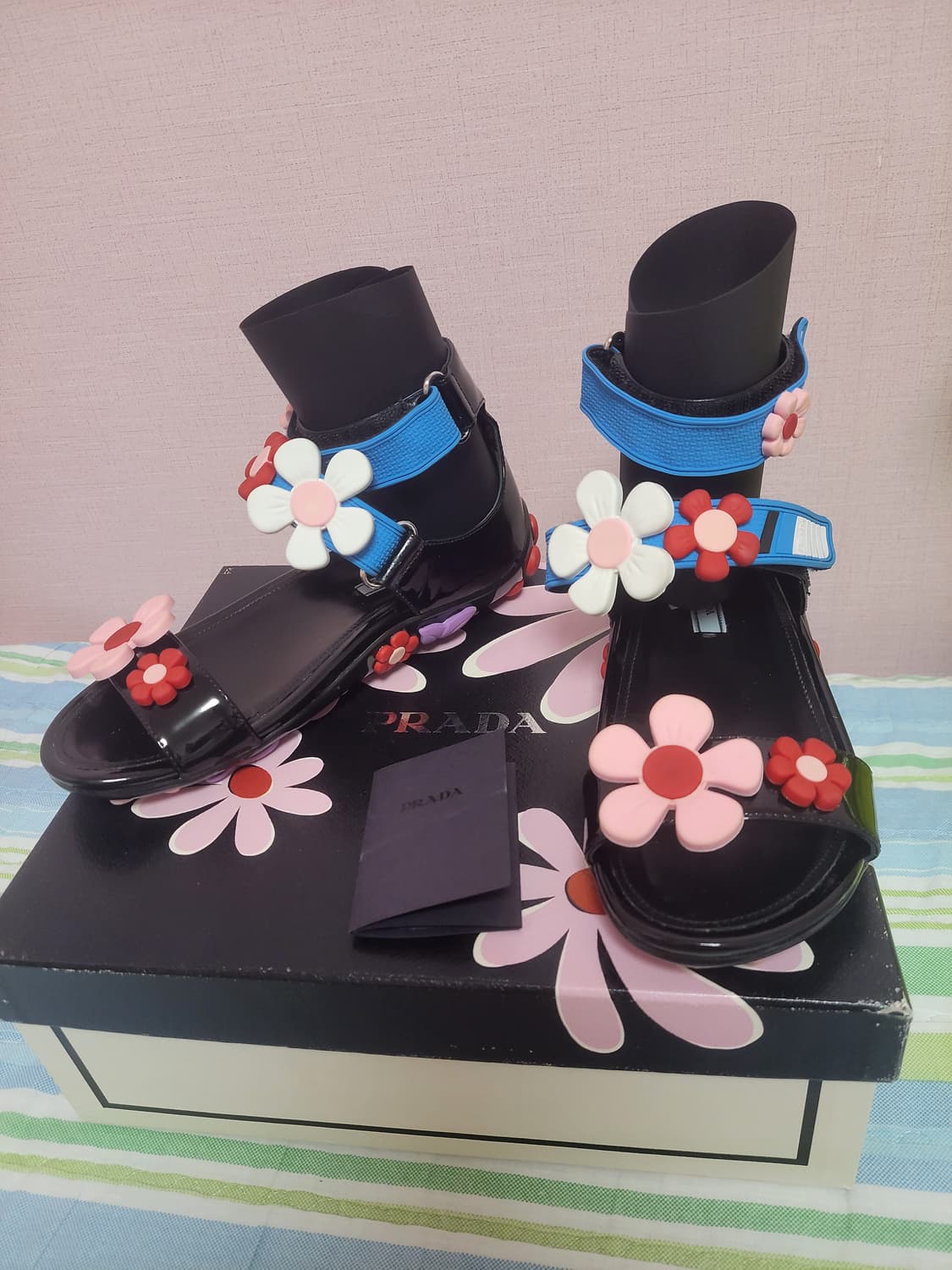 정품)1번신은상태최상!프라다 플라워 스트랩 벨크로 찍찍이 공주 샌들 단화 상품이미지1