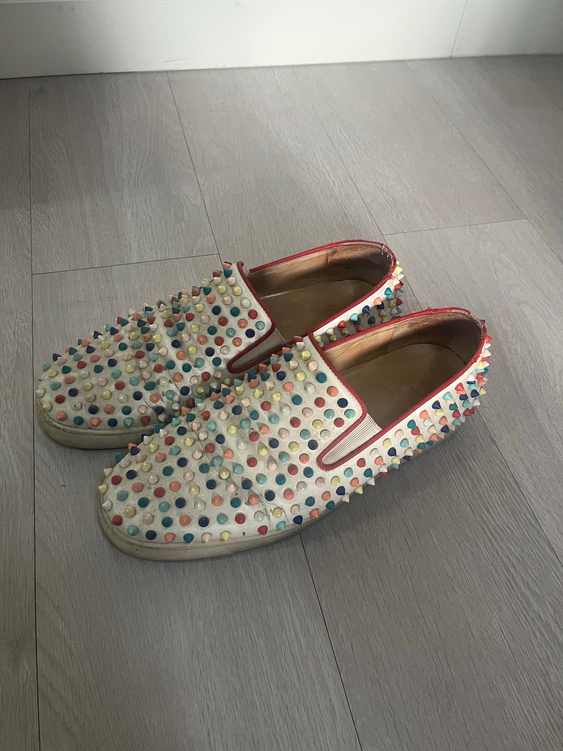 크리스찬 루부탱 스터드 스니커즈 300 상품이미지1