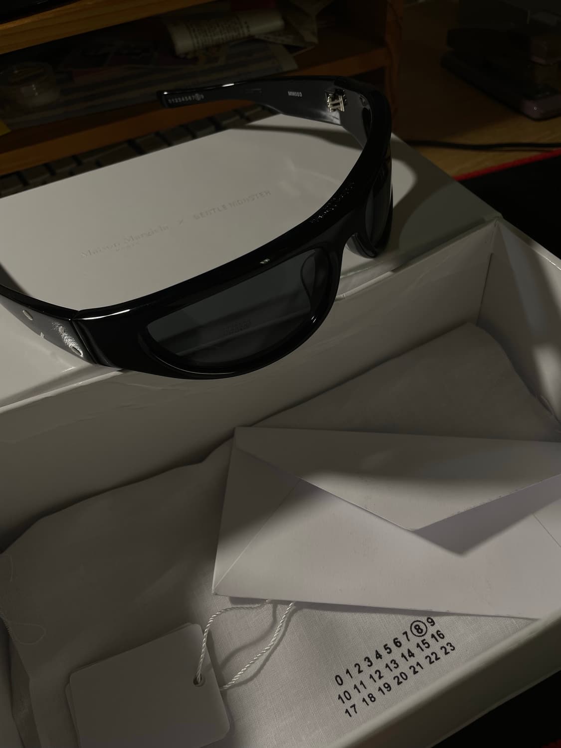 젠틀몬스터 마르지엘라 MM003 선글라스 블랙 상품이미지1