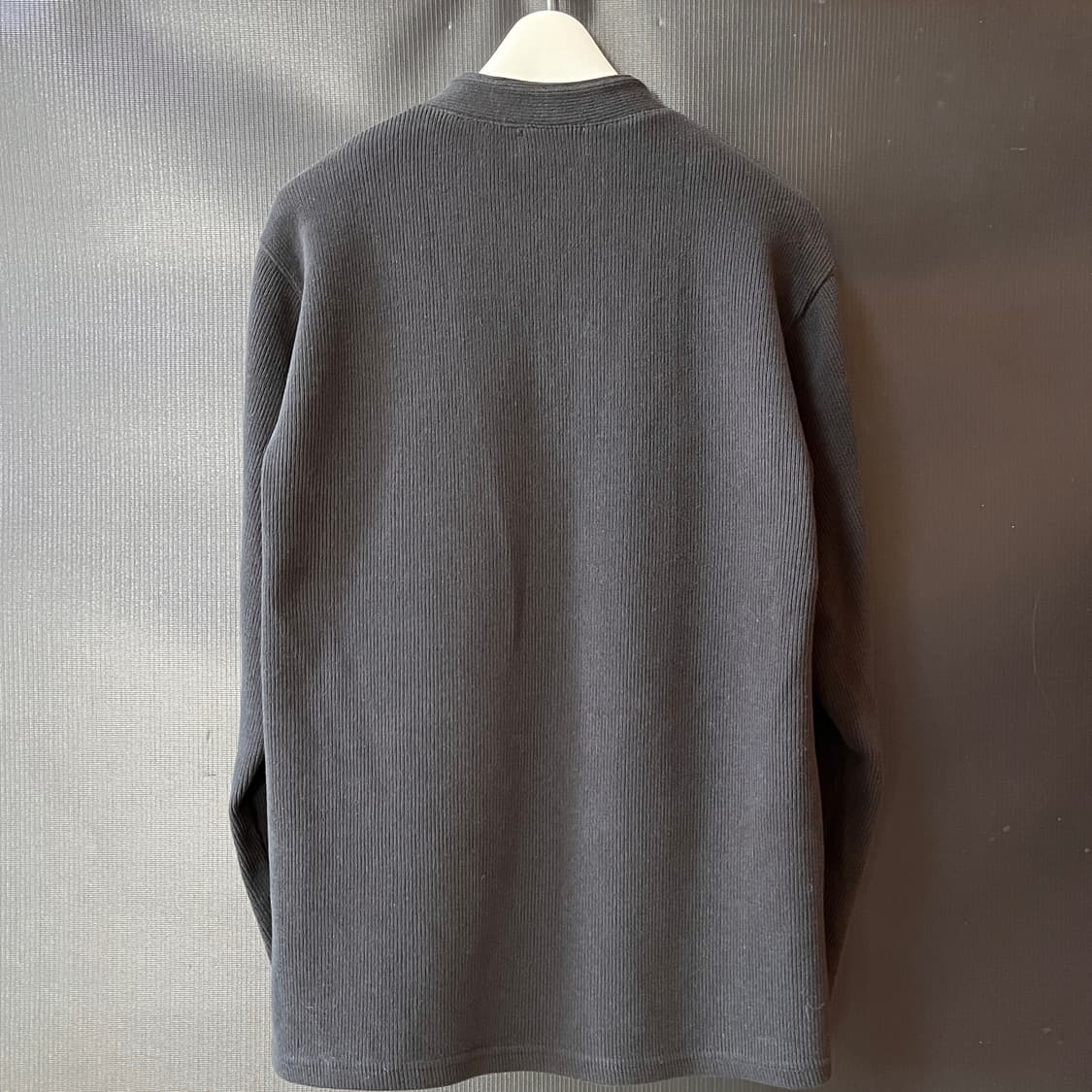 몽클레르 라벨 커팅 골지 헨리넥 니트 상품이미지4