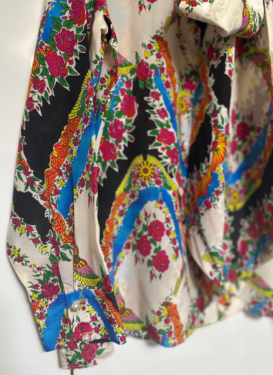 구찌 플라워 실크100 블라우스 정품 상품이미지5