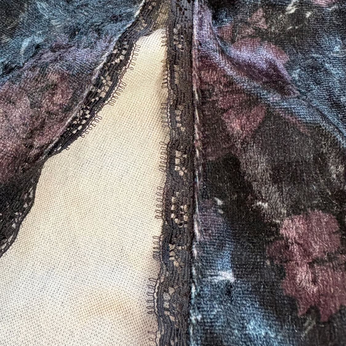 (이체시에눌) 일본 ZARA 오리엔탈 블랙 레이스 트임 포인트 슬립나시 상품이미지2