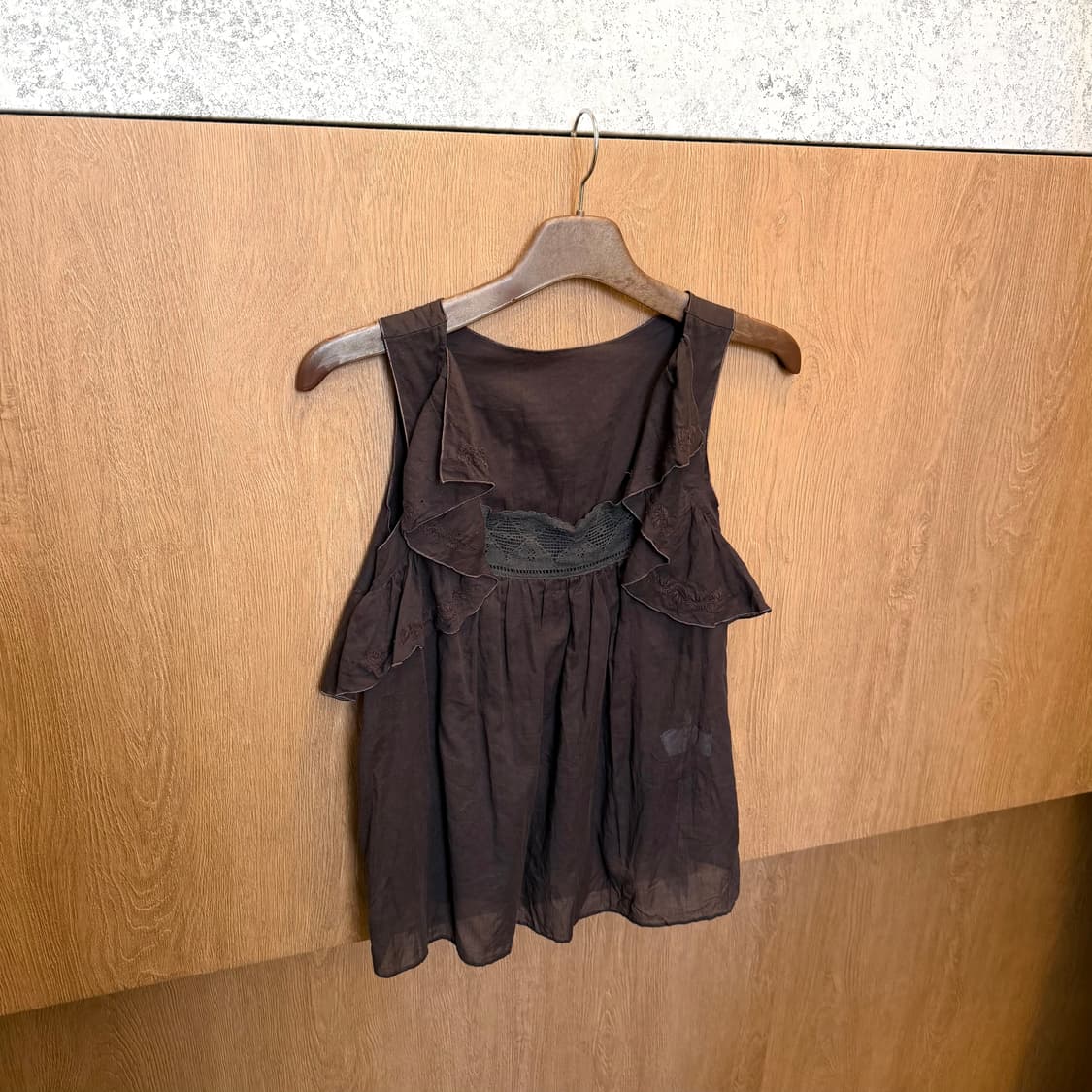 빈티지 슬리브리스 블라우스 러플 프릴 장식 디테일 루즈핏 브라운 상품이미지1