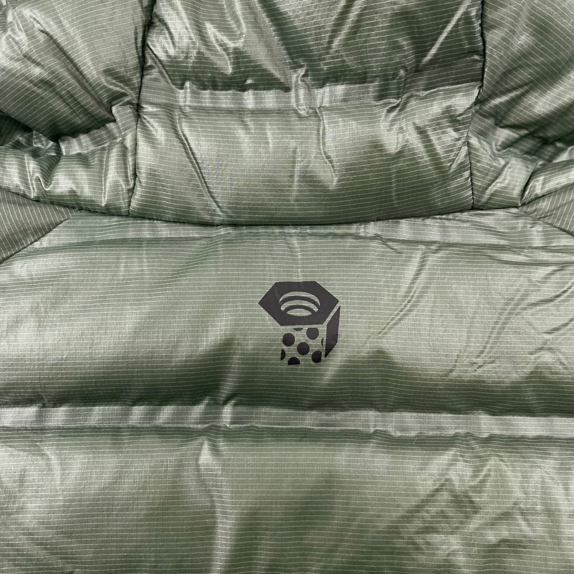 마운틴하드웨어 라이트 그린 다운 경량 패딩 (100) 상품이미지4