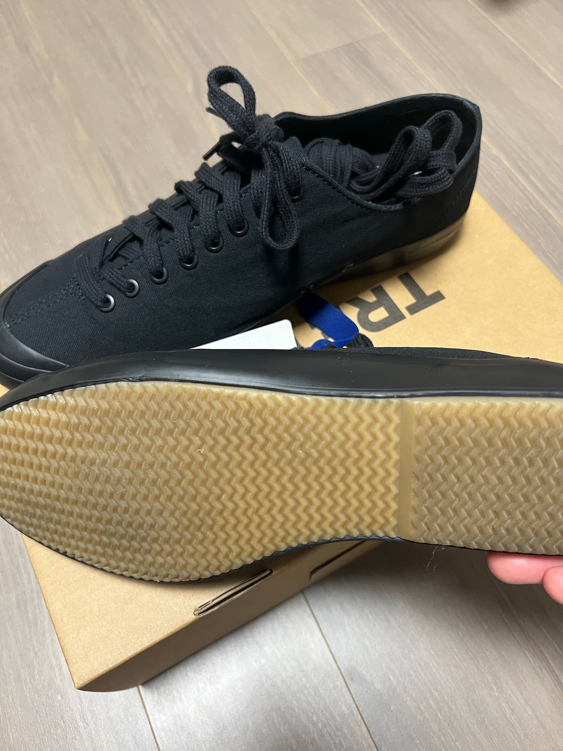 트레통 블랙 캔버스 스니커즈 270 상품이미지2