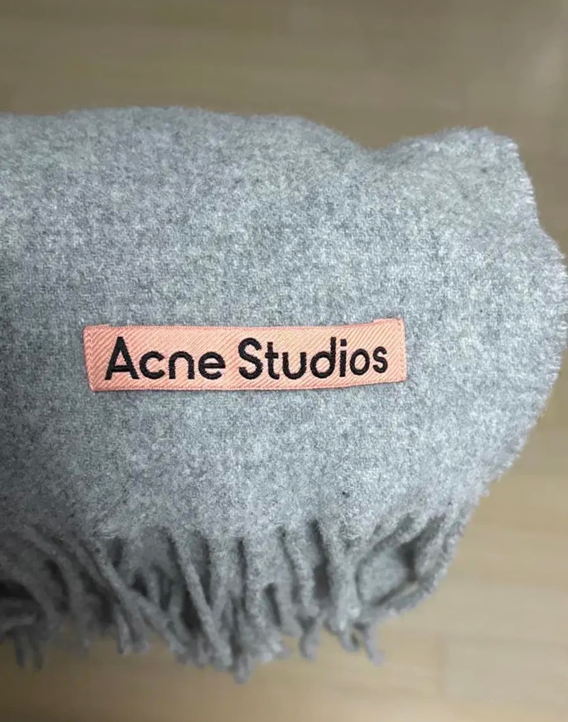 아크네 멜란지 그레이 머플러 상품이미지1