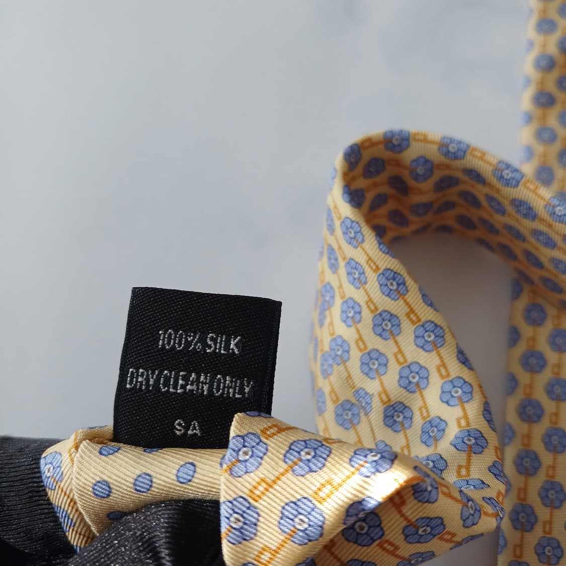 던힐 실크 옐로 플라워&로고 패턴 넥타이 9.2cm A+등급 A19061 상품이미지9