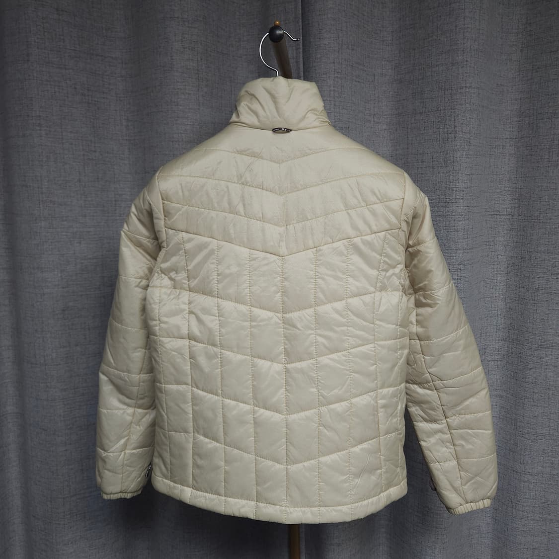 85 ) K2 여성 베이지 경량 패딩 상품이미지5