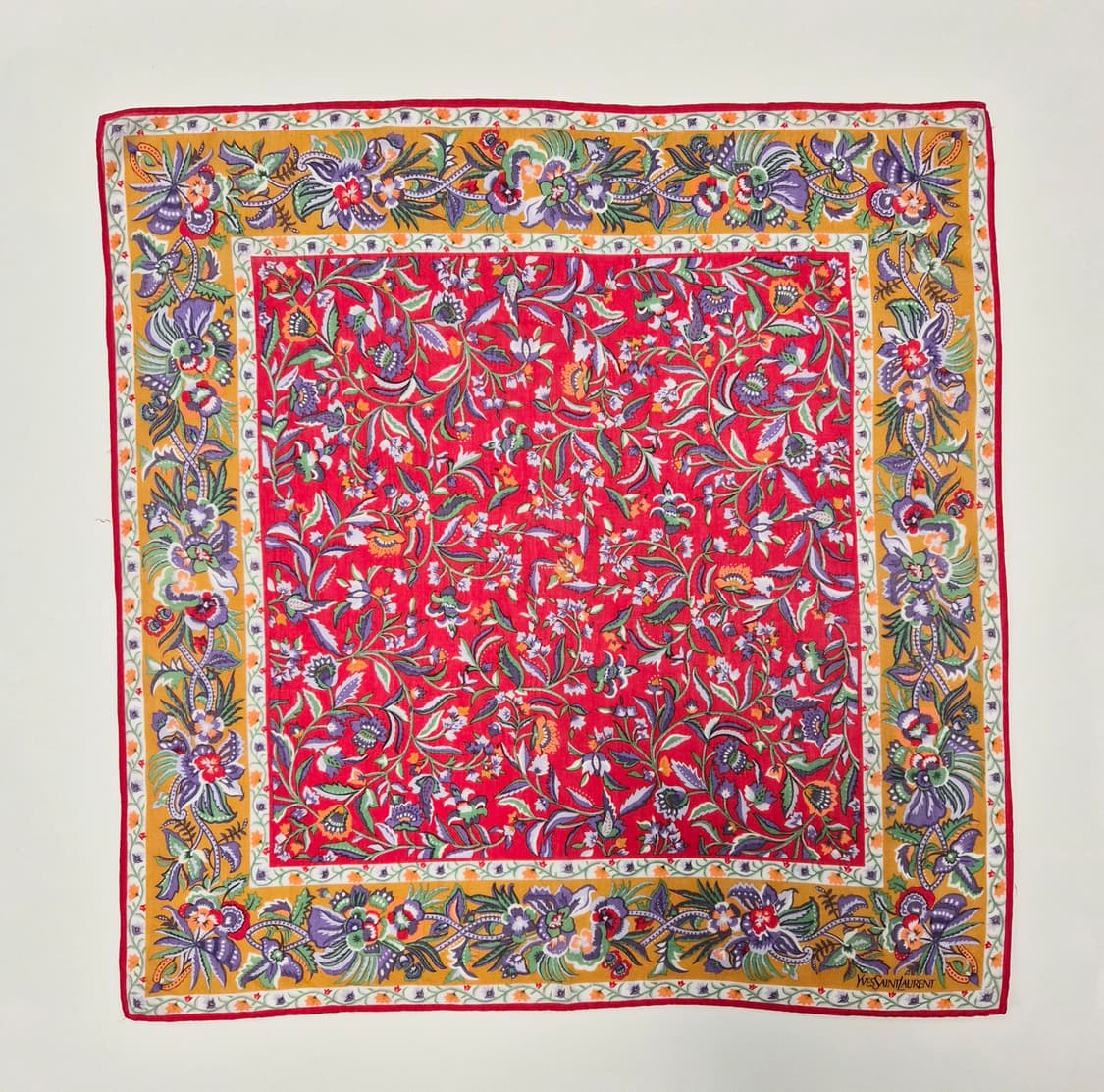 입생로랑 쁘띠 스카프 손수건 머플러  상품이미지1