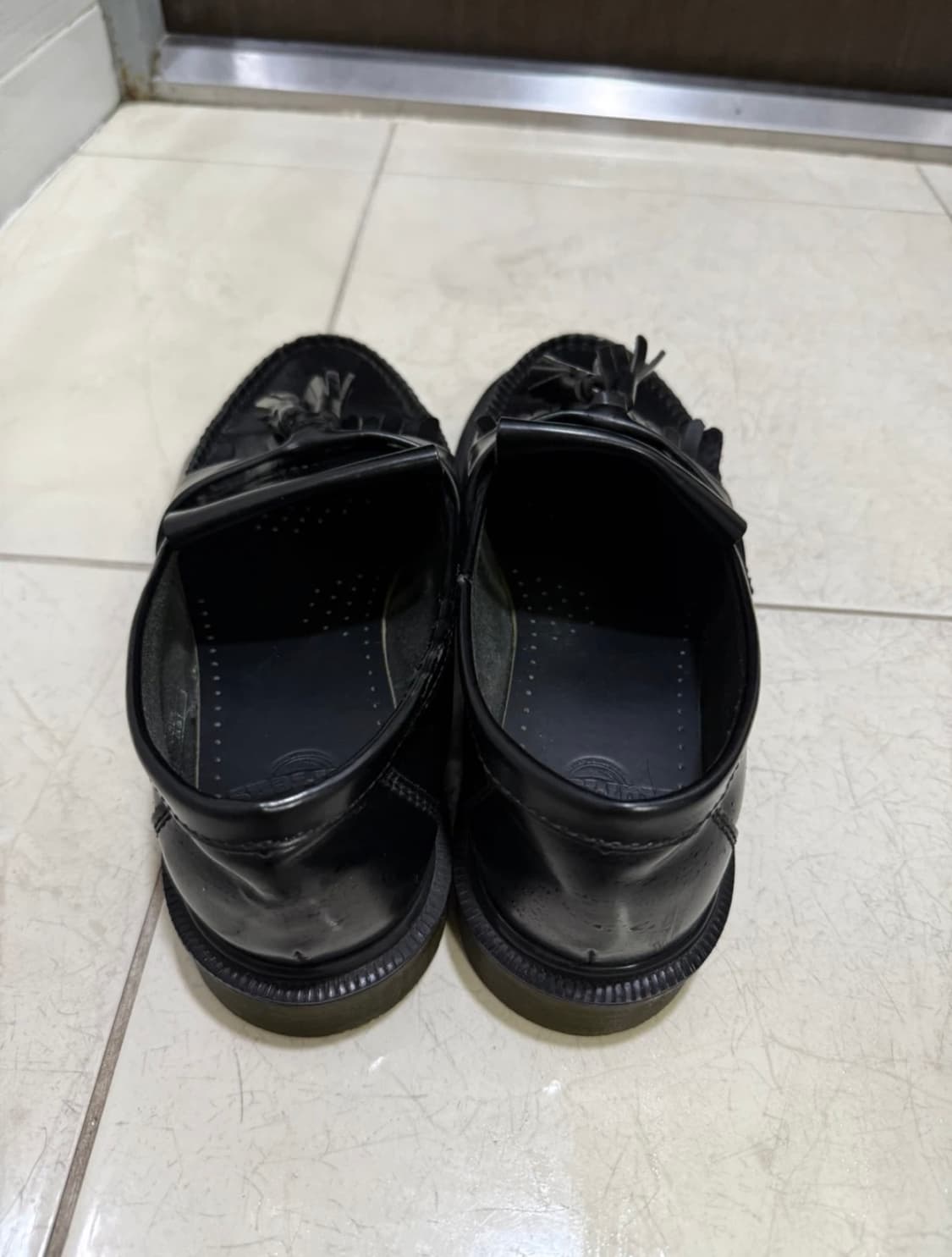 닥터마틴 아드리안 블랙 UK7 260 상품이미지6