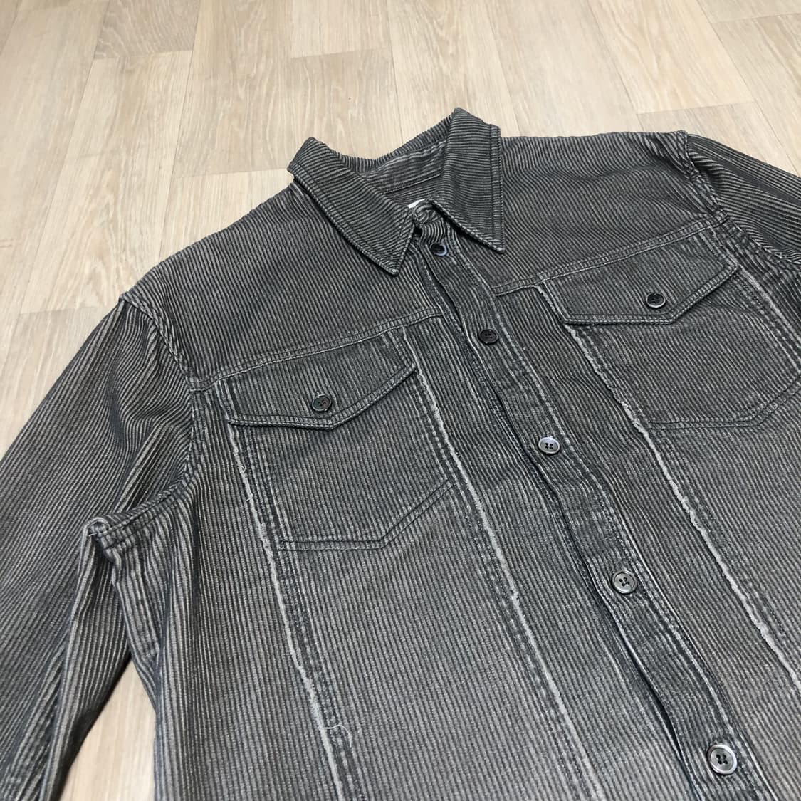 (L) 새상품 쿠어 COOR 그라데이션 프린티드 크롭 셔츠 투톤 그레이 상품이미지2