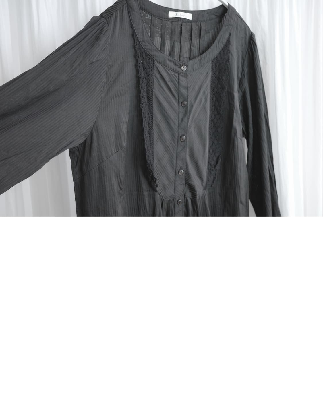 Black pintuck blouse  상품이미지3