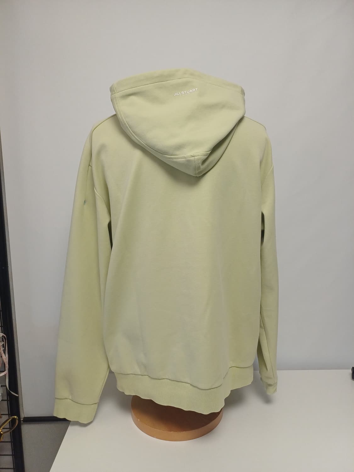 [S급/105] 질스튜어트 스포츠 뉴욕 시그니처 엠보 로고 후드 (레몬) 상품이미지2