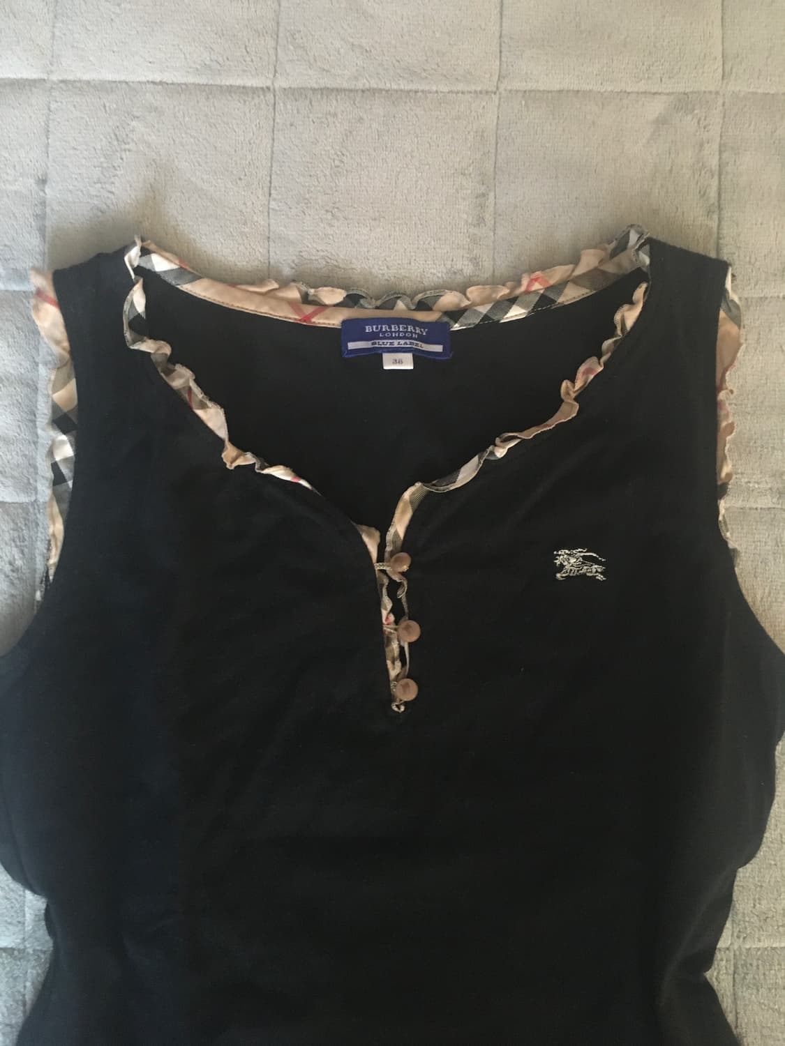 burberry 노바체크 슬리브리스 나시 상품이미지2