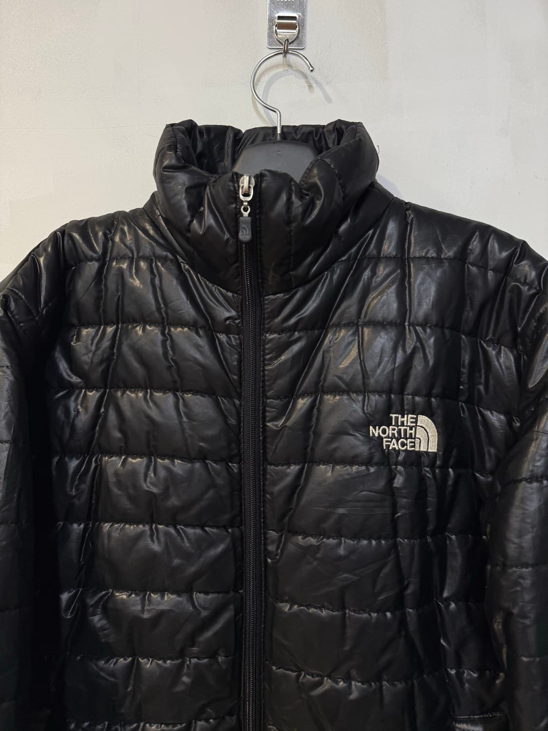 노스페이스 블랙 경량패딩 상품이미지2