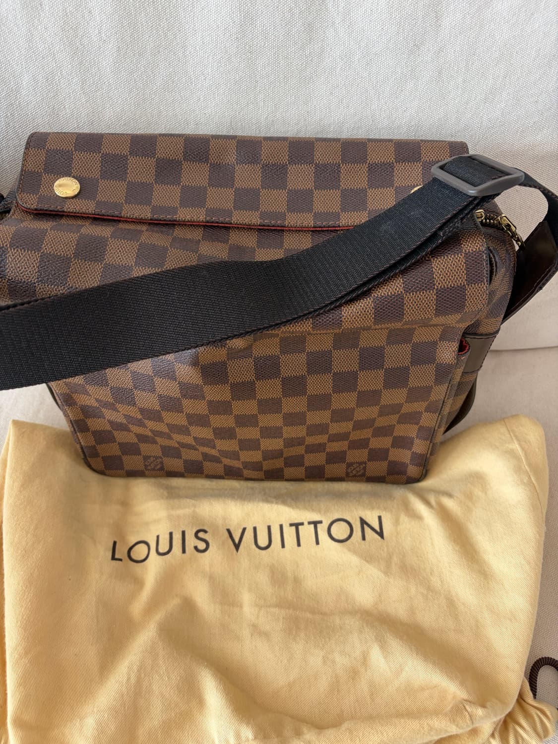 루이비통 다미에 에벤 나비글리오 메신저백 상품이미지1