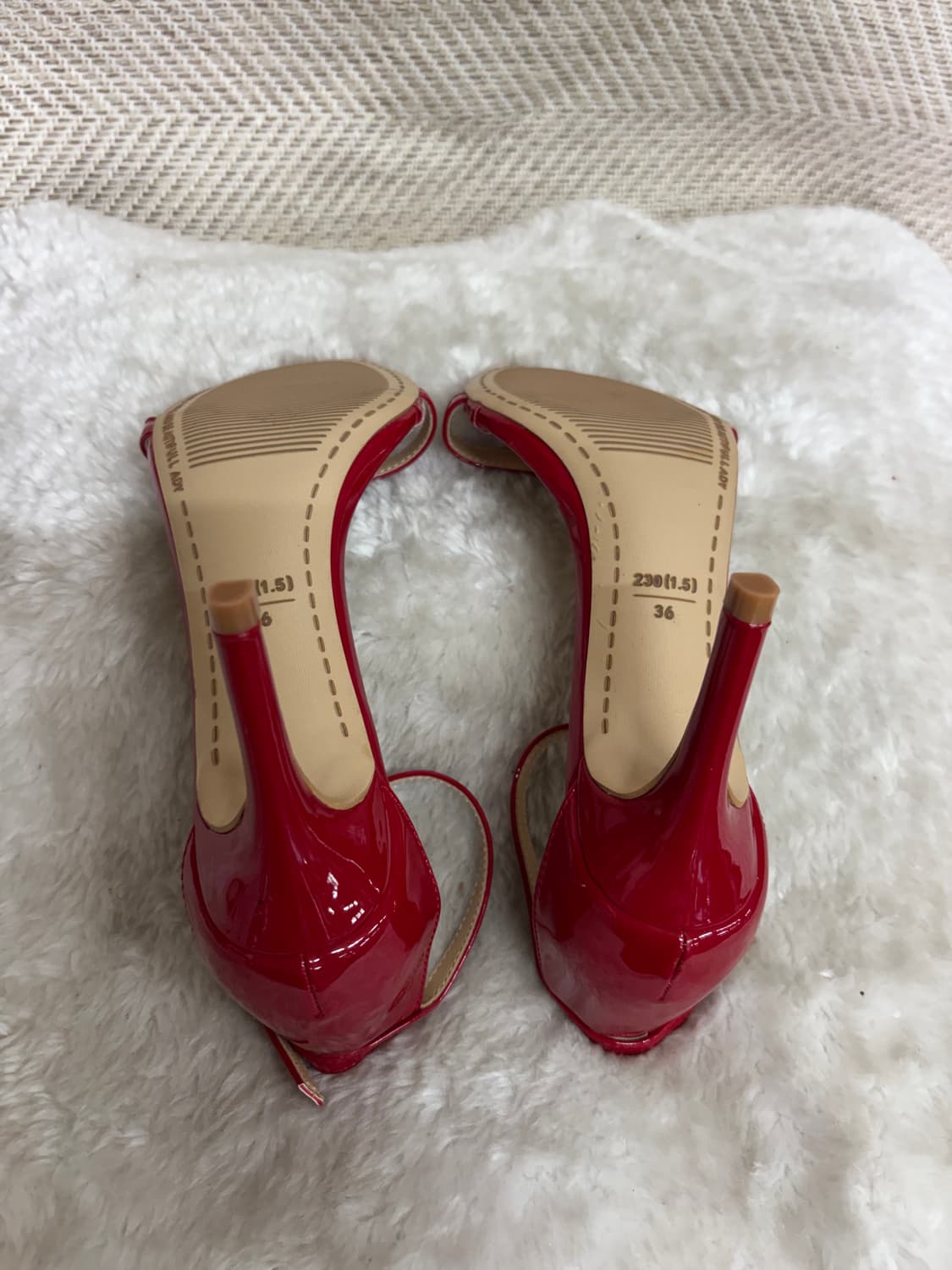 빅트리(BIGTREE)레드 에나멜 앵클 스틸레토 힐 스트랩 샌들 상품이미지4