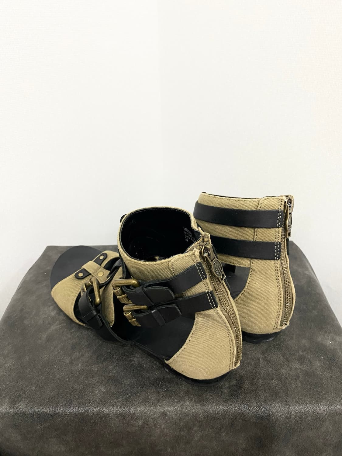 Ash Multi-Buckle Gladiator Sandals 상품이미지4