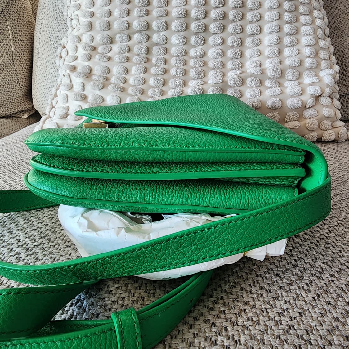 미사용 보테가베네타 엔벨롭 마운트 볼드 숄더백 미디움 패러킷 그린 상품이미지6