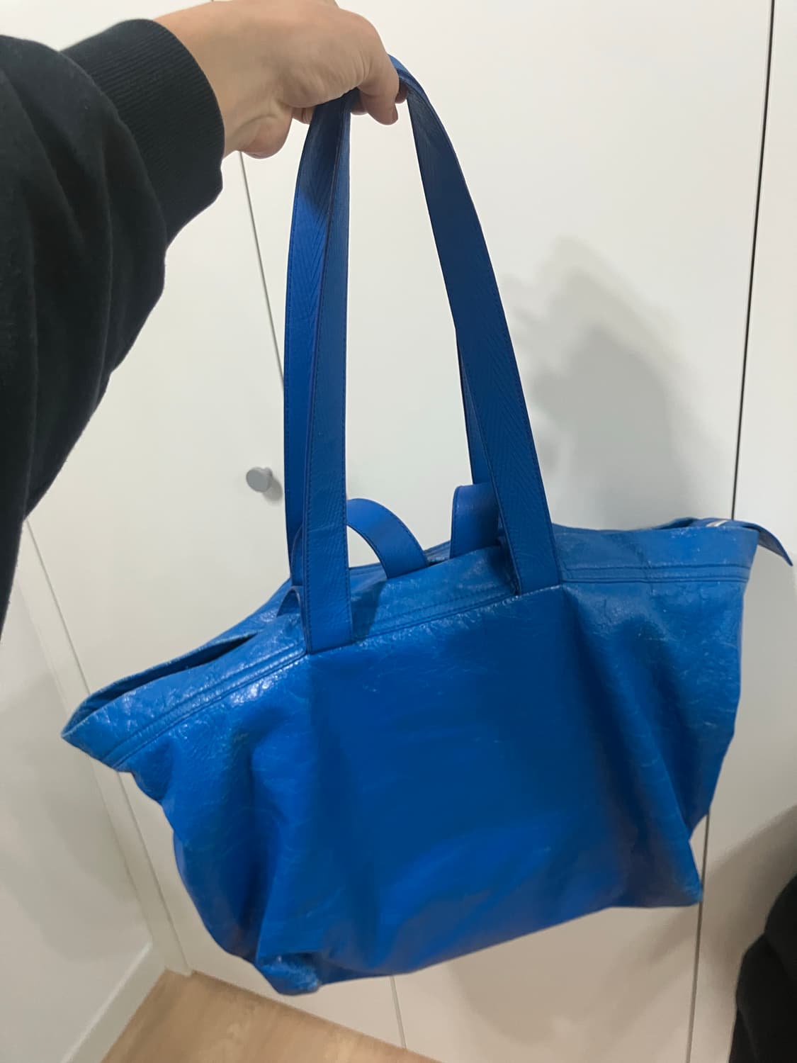 [free] 발렌시아가 17fw 이케아 블루 가죽 토트백 상품이미지4