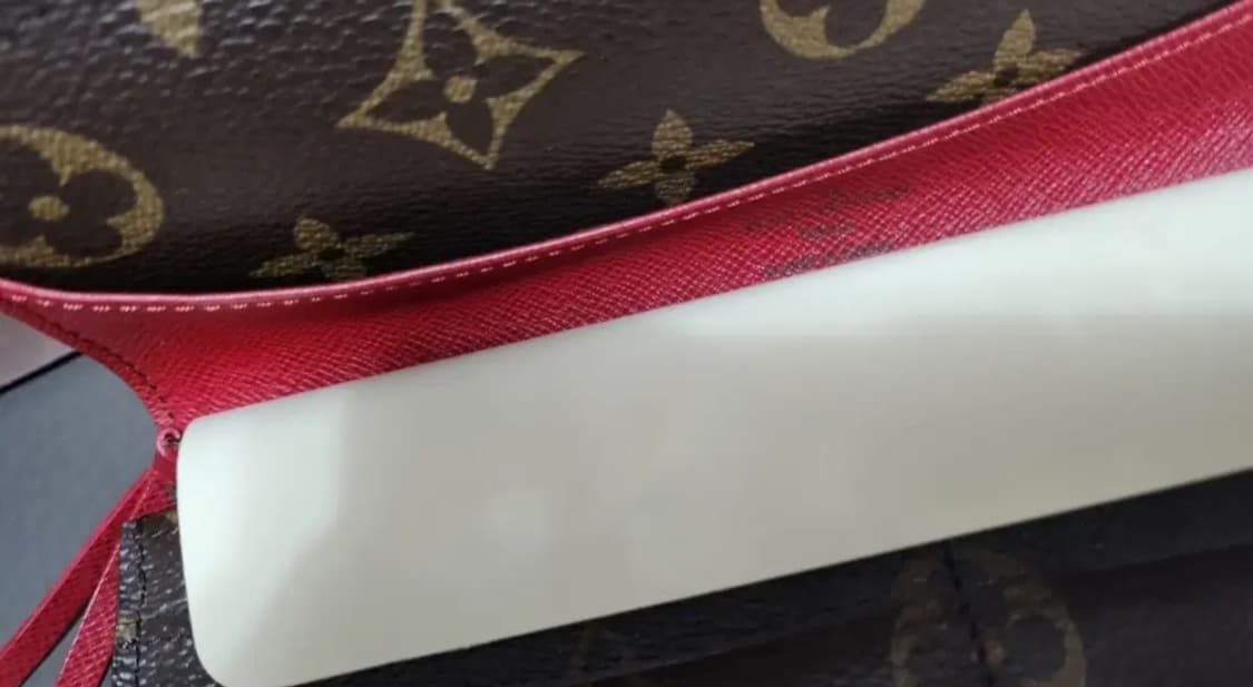 M60136 루이비통 모노그램 에밀리월렛 에밀리월릿 레드 장지갑 상품이미지4