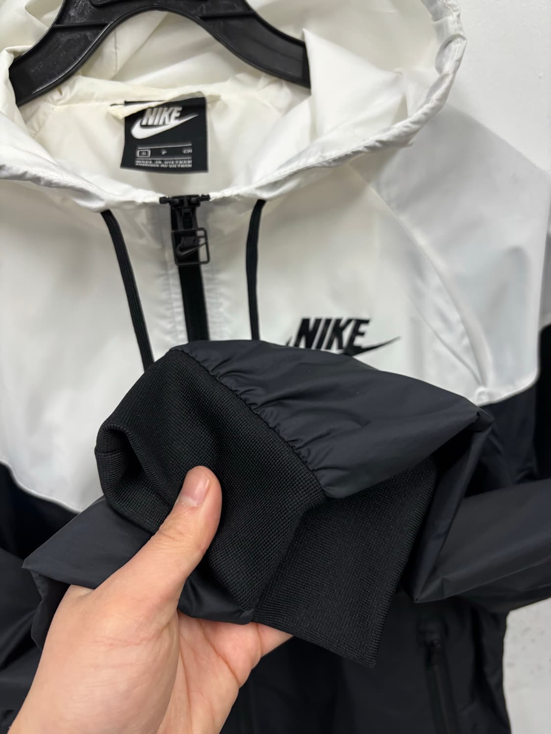 나이키 우먼 윈드러너 바람막이 상품이미지4