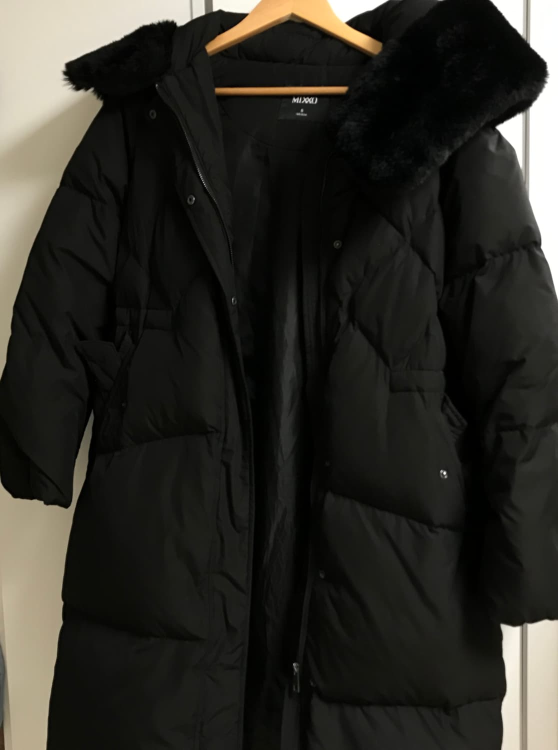미쏘 블랙 퍼 롱패딩 상품이미지1