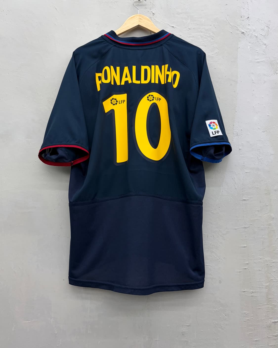 나이키 02-04 바르셀로나 어웨이 리그킷 호나우지뉴 상품이미지1