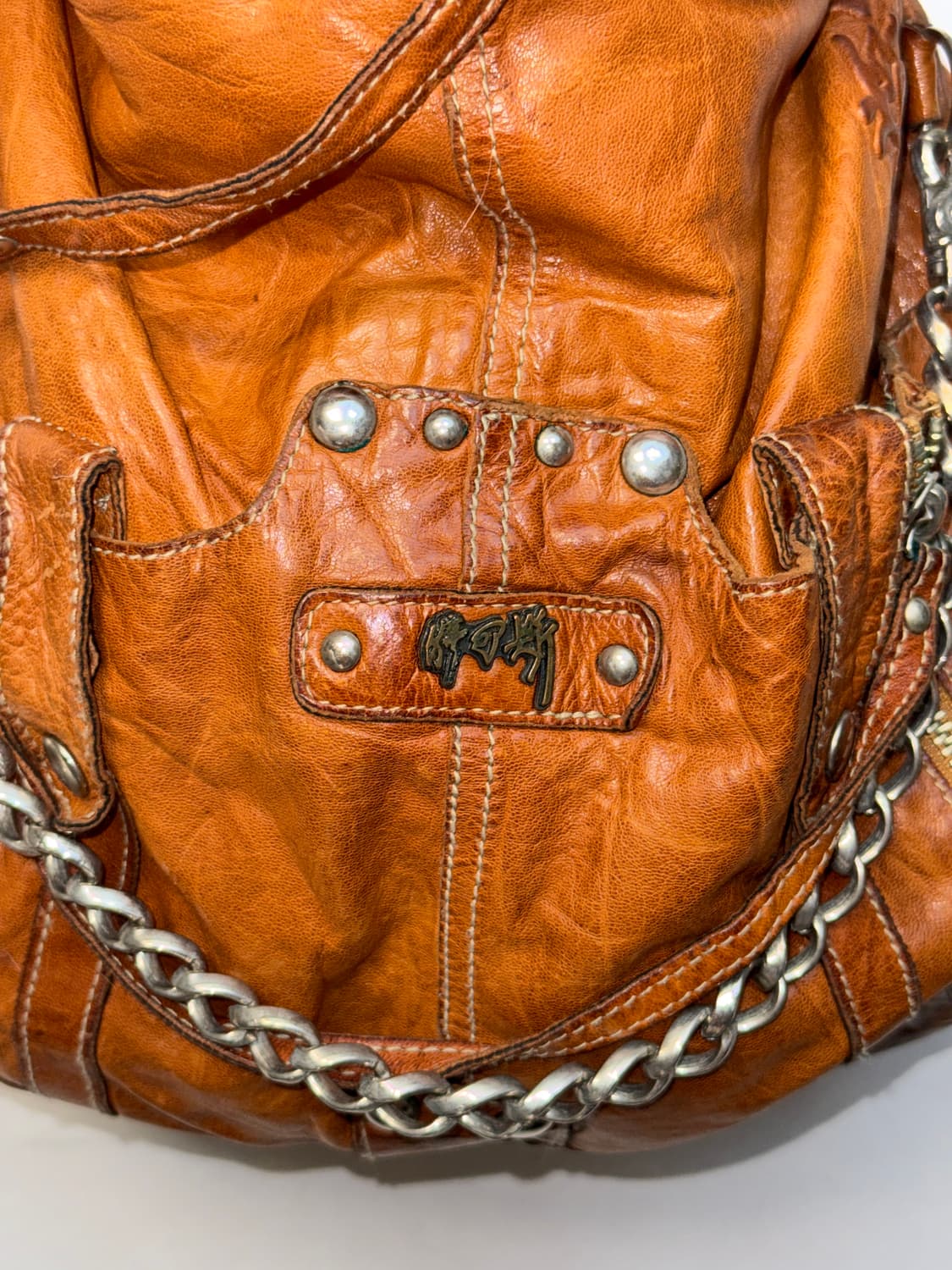 TANKUS camel lamb skin stud chain 숄더백 상품이미지5