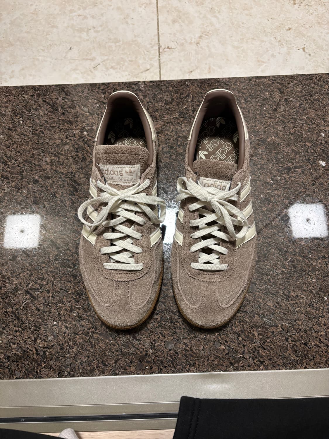 (250)아디다스 스페지알 핸드볼 어스 스트라타 오프 화이트 상품이미지3