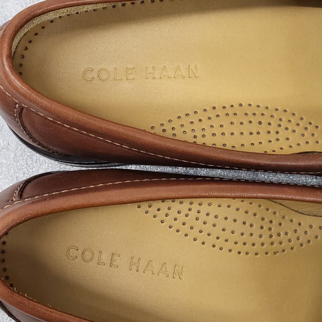 콜한 남성용 브라운 가죽 태슬 로퍼
사이즈 8 상품이미지5