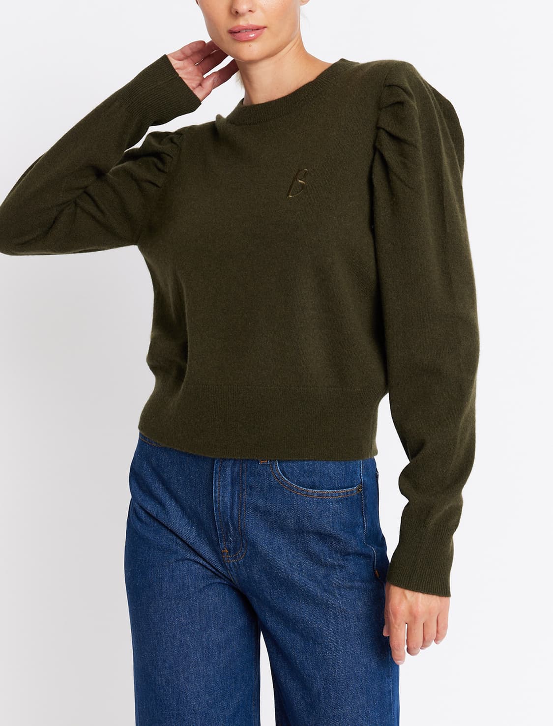 [베르니스] 여성 퍼프숄더 로고 자수 니트 상품이미지7