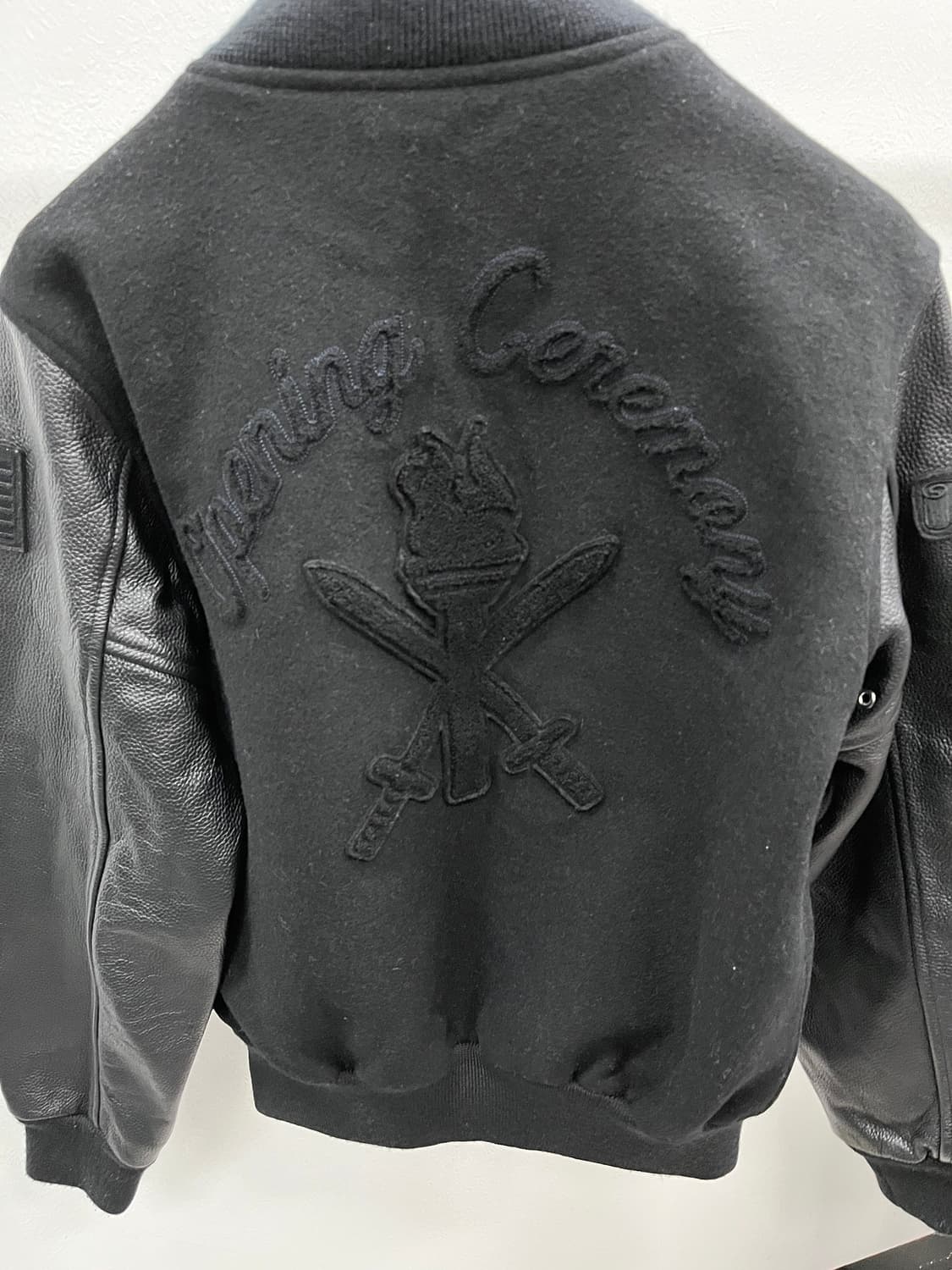 100)  오프닝세레모니 바시티 자켓 
 상품이미지8