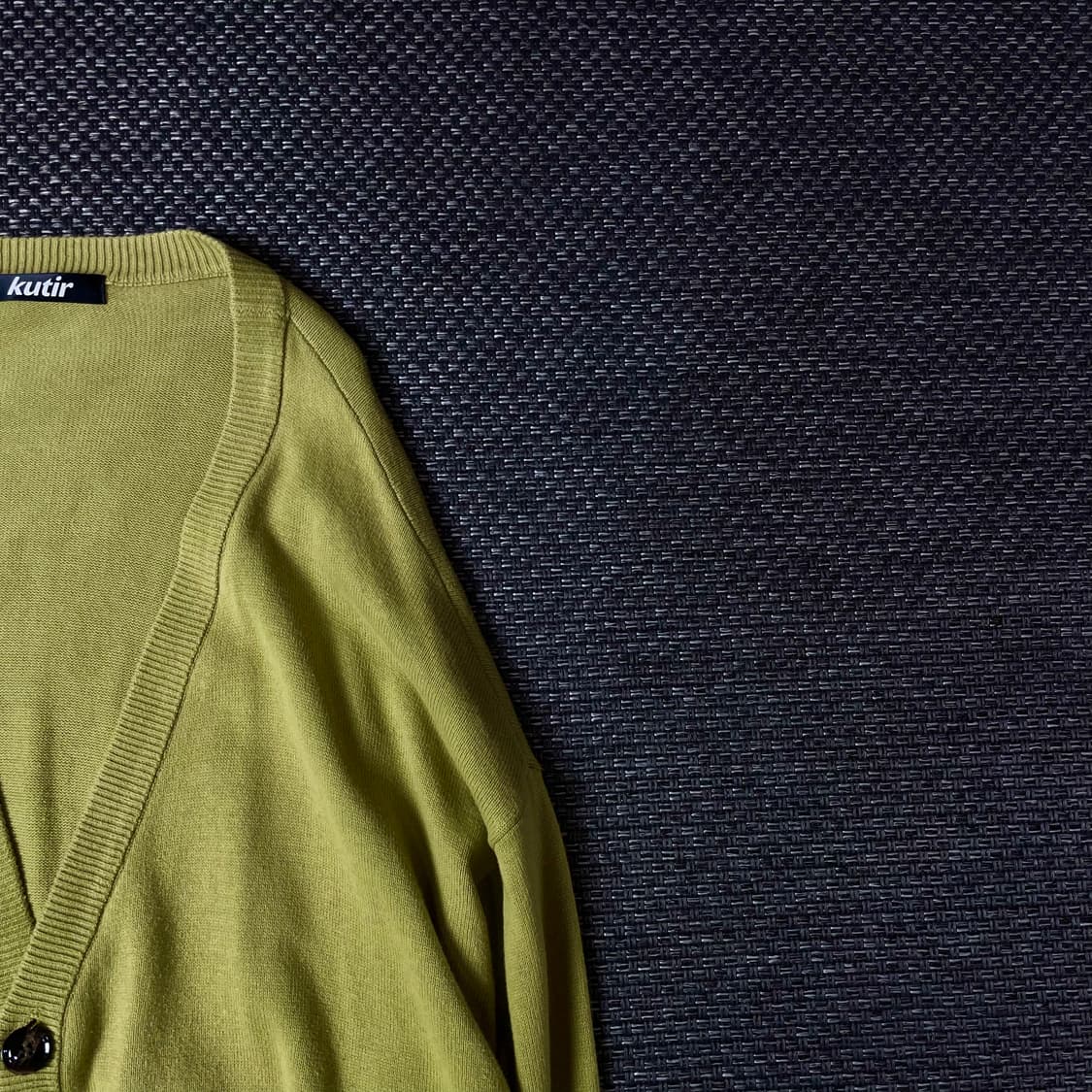 KUTIR 연그린 브이넥 긴팔 가디건 상품이미지3