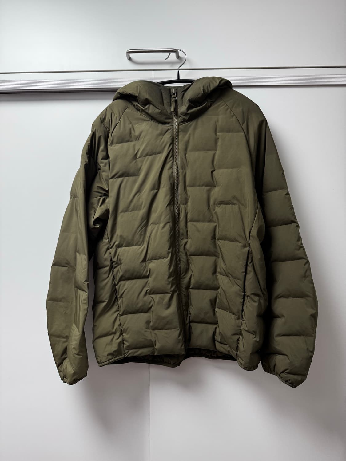 유니클로 경량 패딩 상품이미지1