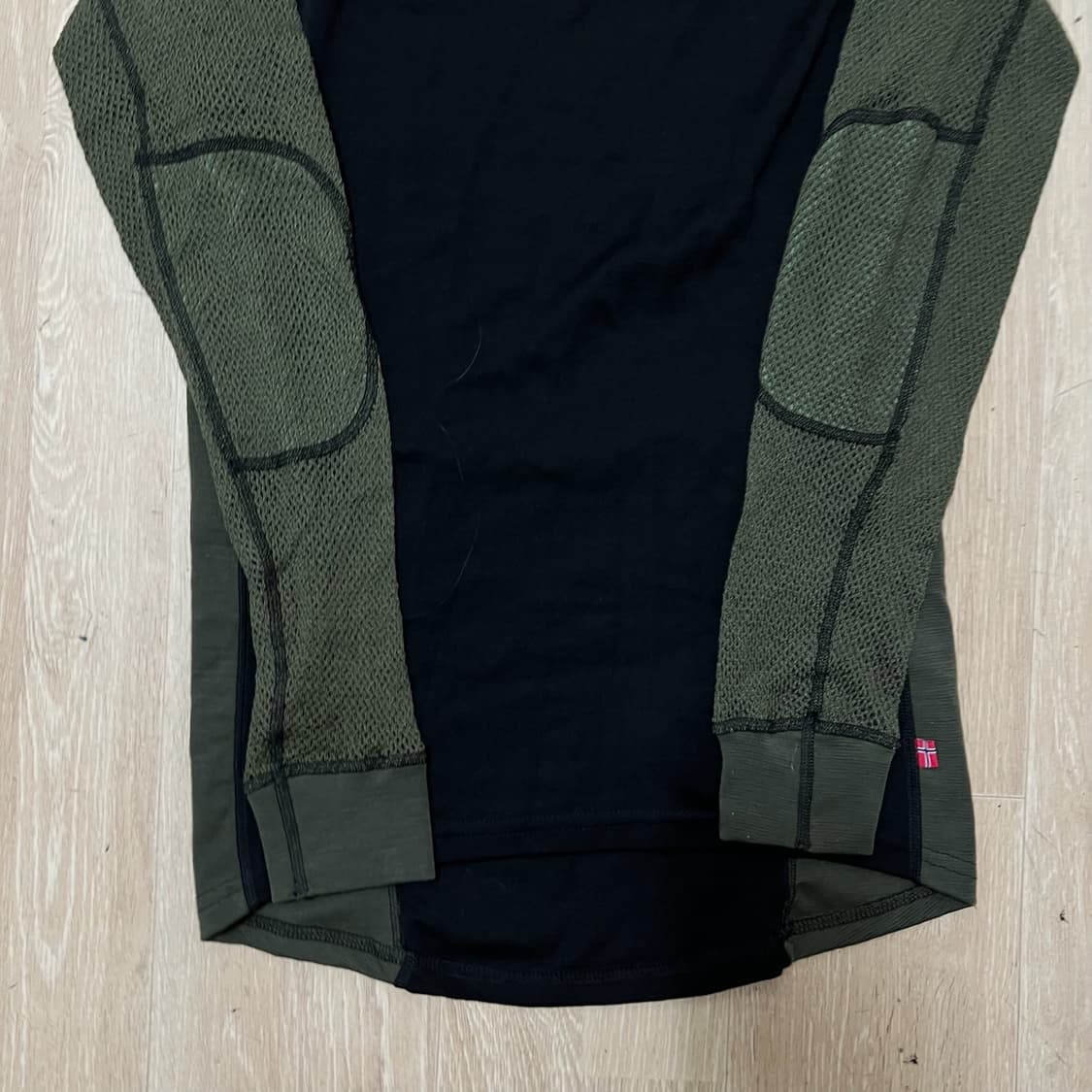 새상품 아클리마 울 넷 하이브리드 크루넥 M/95  상품이미지3