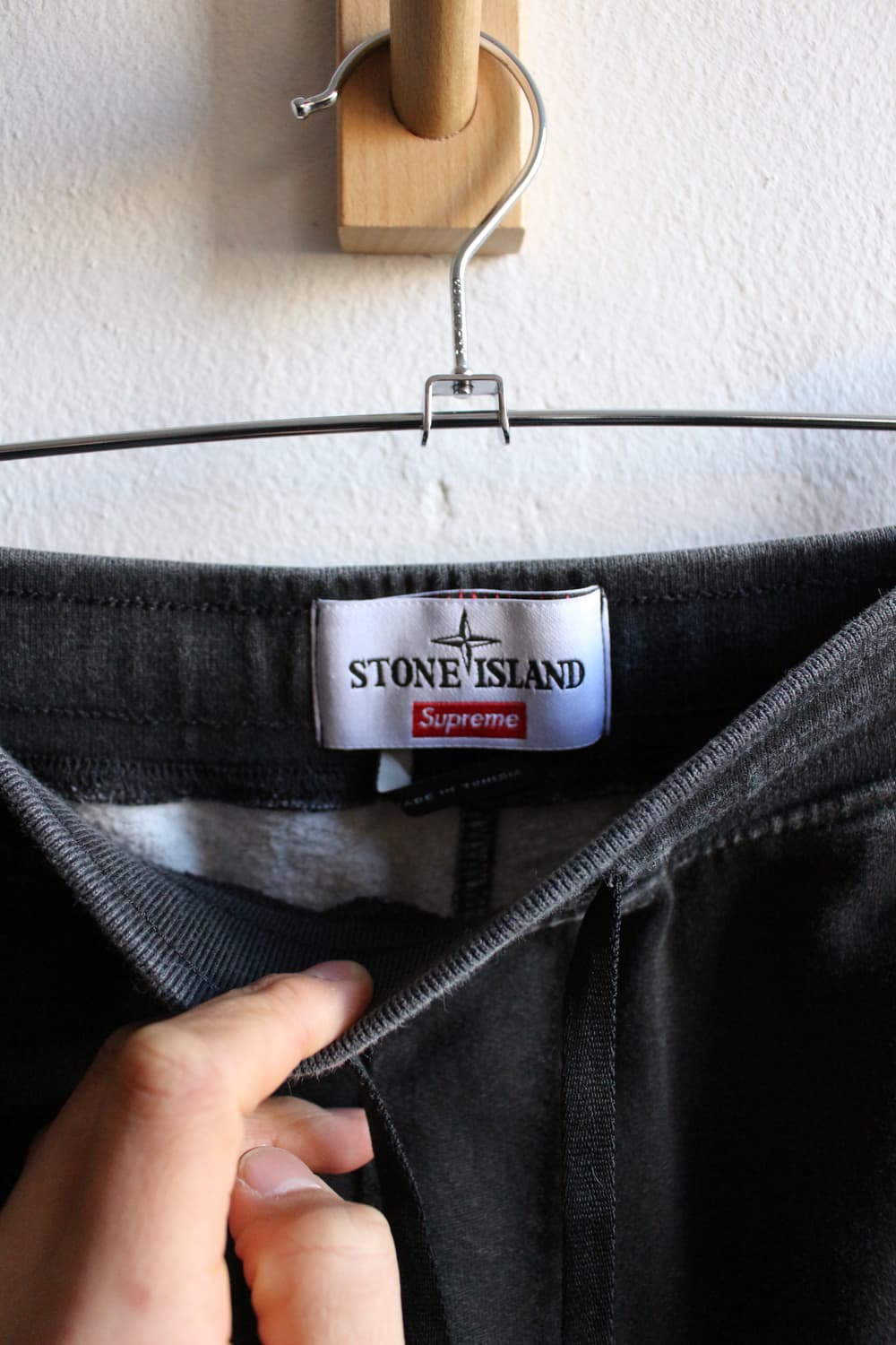 슈프림 x 스톤아일랜드 스트라이프 스웻 팬츠 상품이미지10