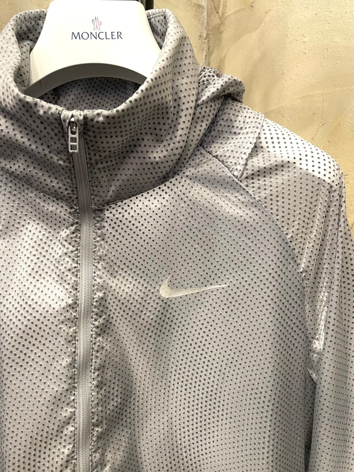 나이키 여성 골프복 메쉬 후드 바람막이 자켓 그레이 M 상품이미지3