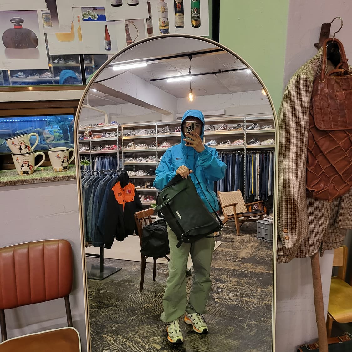 만다리나덕 레더 크로스백 상품이미지2